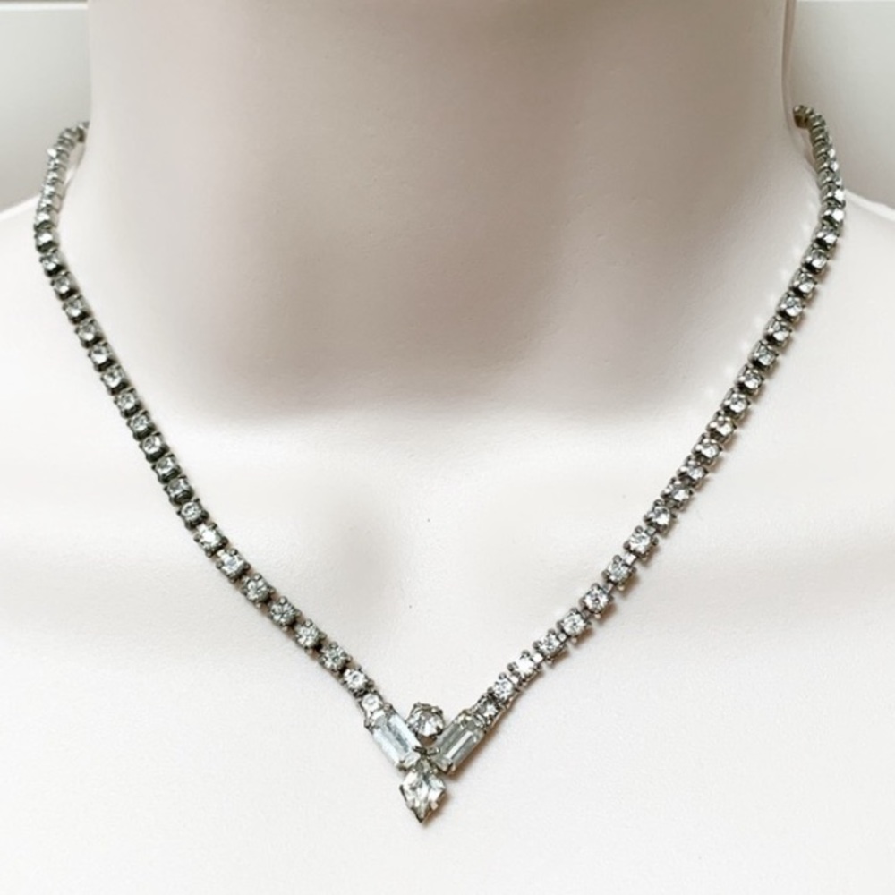 Vintage silver rhinestone Art Deco sparkle necklace